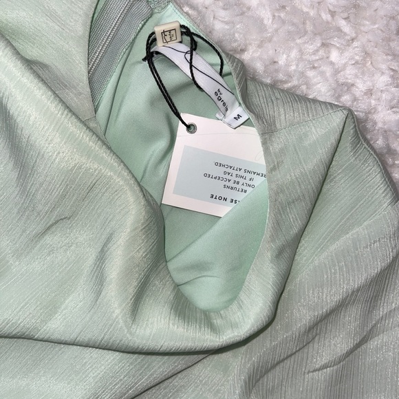 Byegreis Mint Cut Out Ruffle Top NWT - Picture 3 of 5